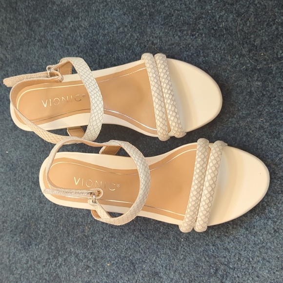 Vionic summer sandals - Picture 4 of 4